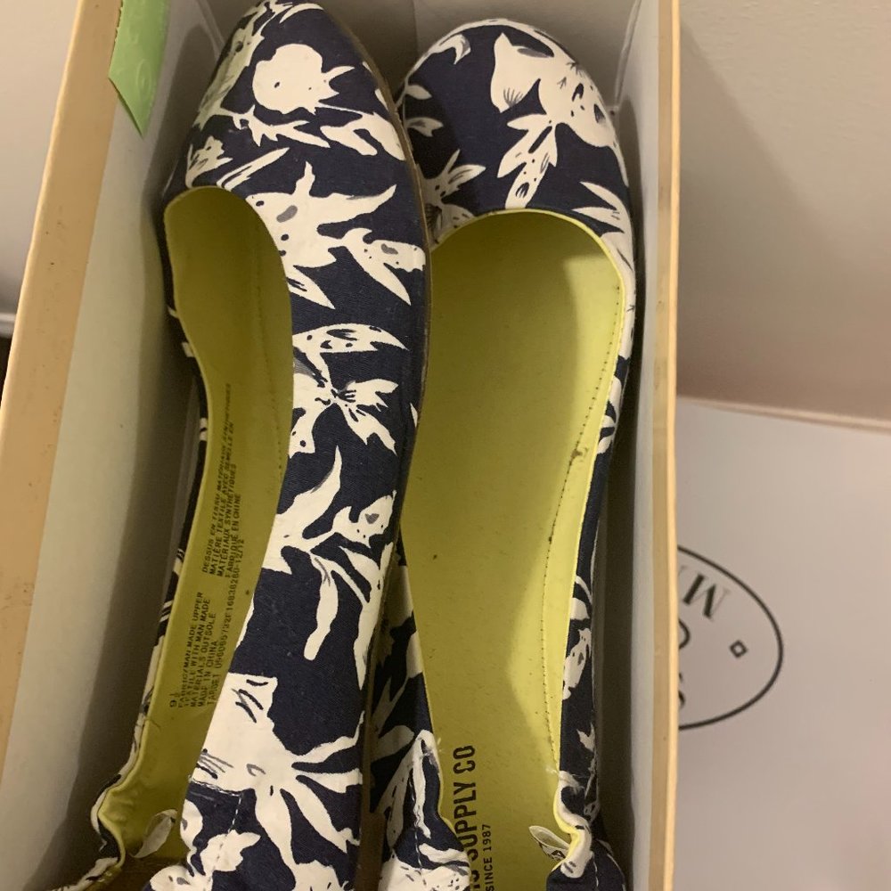 Navy/White Mossimo Flats